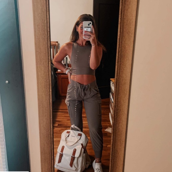 Women's Stretch Woven Tapered Cargo Pants - All in Motion™ Dark Brown XXL NWT 3 - Picture 6 of 7